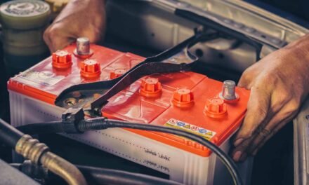 What are the key factors that affect the lifespan and performance of an automotive battery?