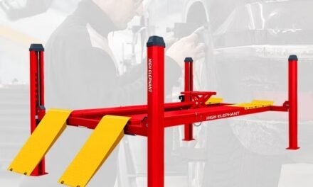 How are hydraulic jacks and lifts used in auto repair, and what safety features should be considered?